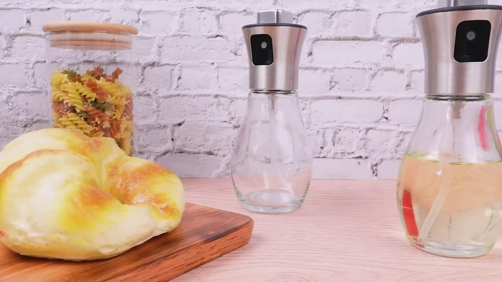 Oil Sprayer, Extremely Precise Oil Spray Bottle with funnel,Made of Stainless Steel and Glass, 200ML Oil Sprayer for Cooking